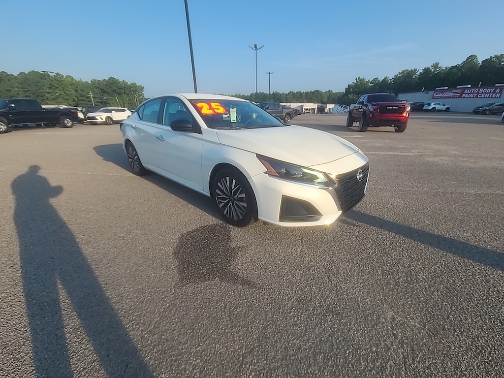 Used 2025 Nissan Altima SV Car