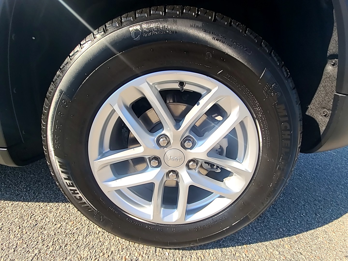 2025 Jeep Grand Cherokee LAREDO X 4X2 Bright White at Griffin CDJR