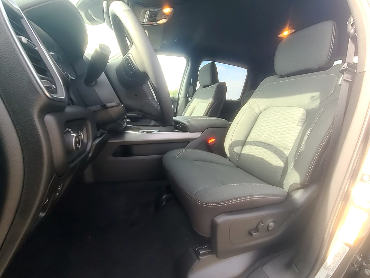 2026 Ram 1500 BIG HORN CREW CAB 4X4 5'7 BOX Granite Crystal at Griffin CDJR