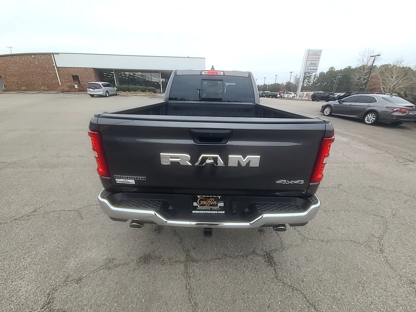 2026 Ram 1500 BIG HORN CREW CAB 4X4 6'4 BOX Granite Crystal at Griffin CDJR
