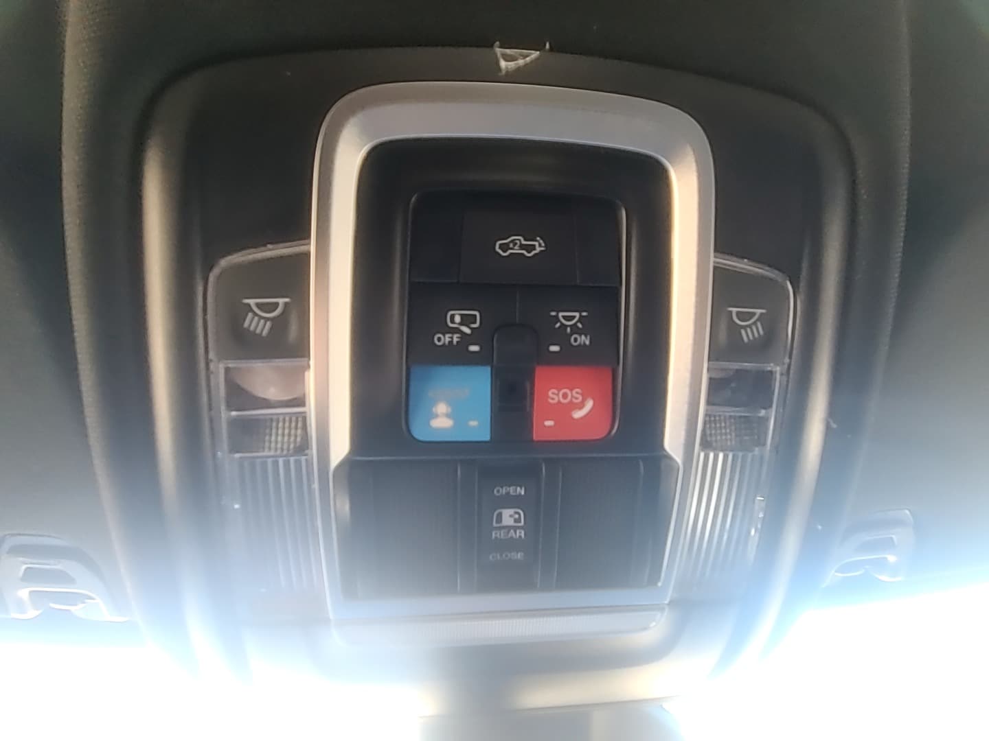 2026 Ram 1500 LARAMIE CREW CAB 4X4 5'7 BOX Ivory White Tri-Coat Pearlcoat at Griffin CDJR