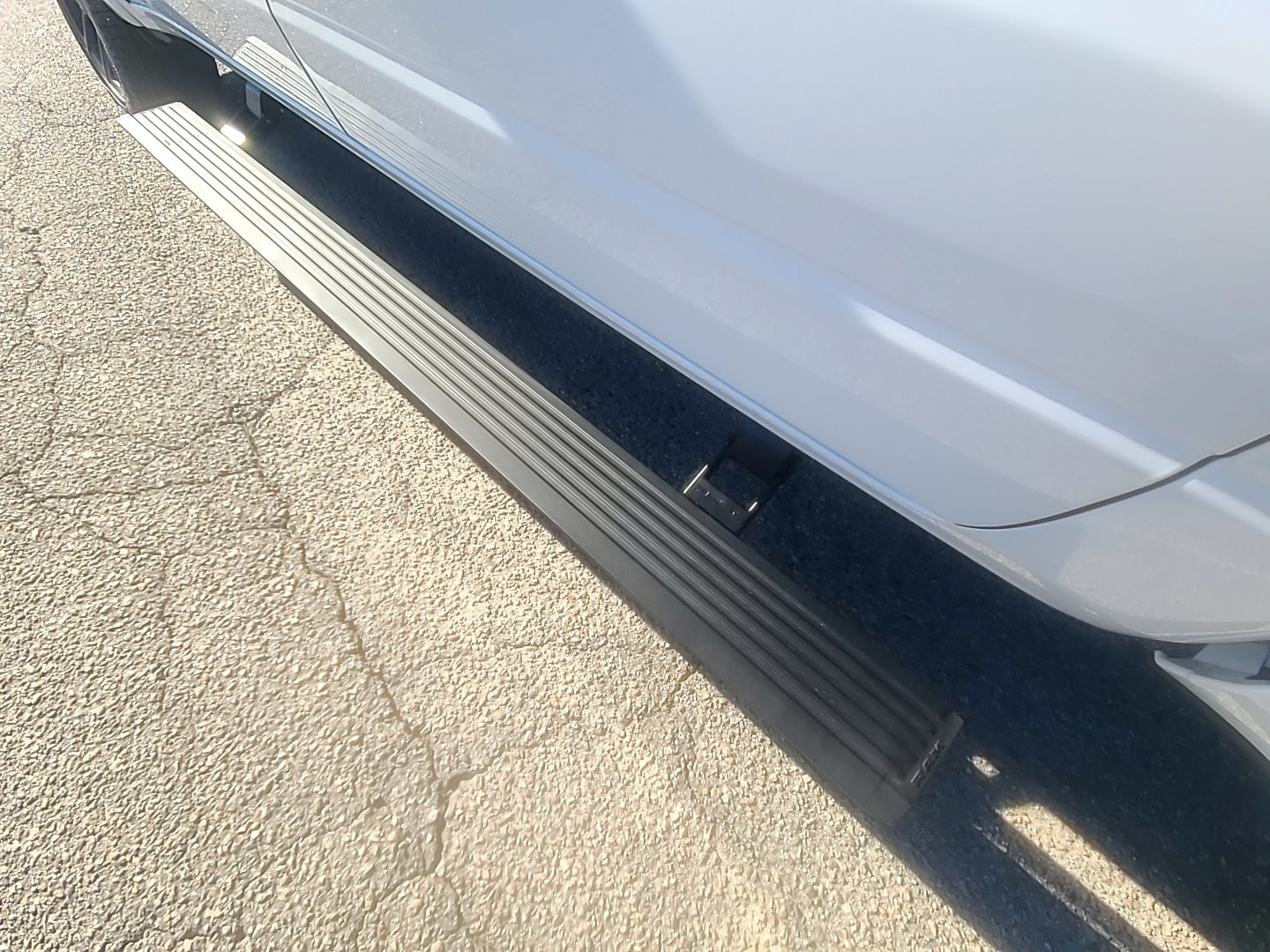 2026 Ram 1500 LARAMIE CREW CAB 4X4 5'7 BOX Ivory White Tri-Coat Pearlcoat at Griffin CDJR