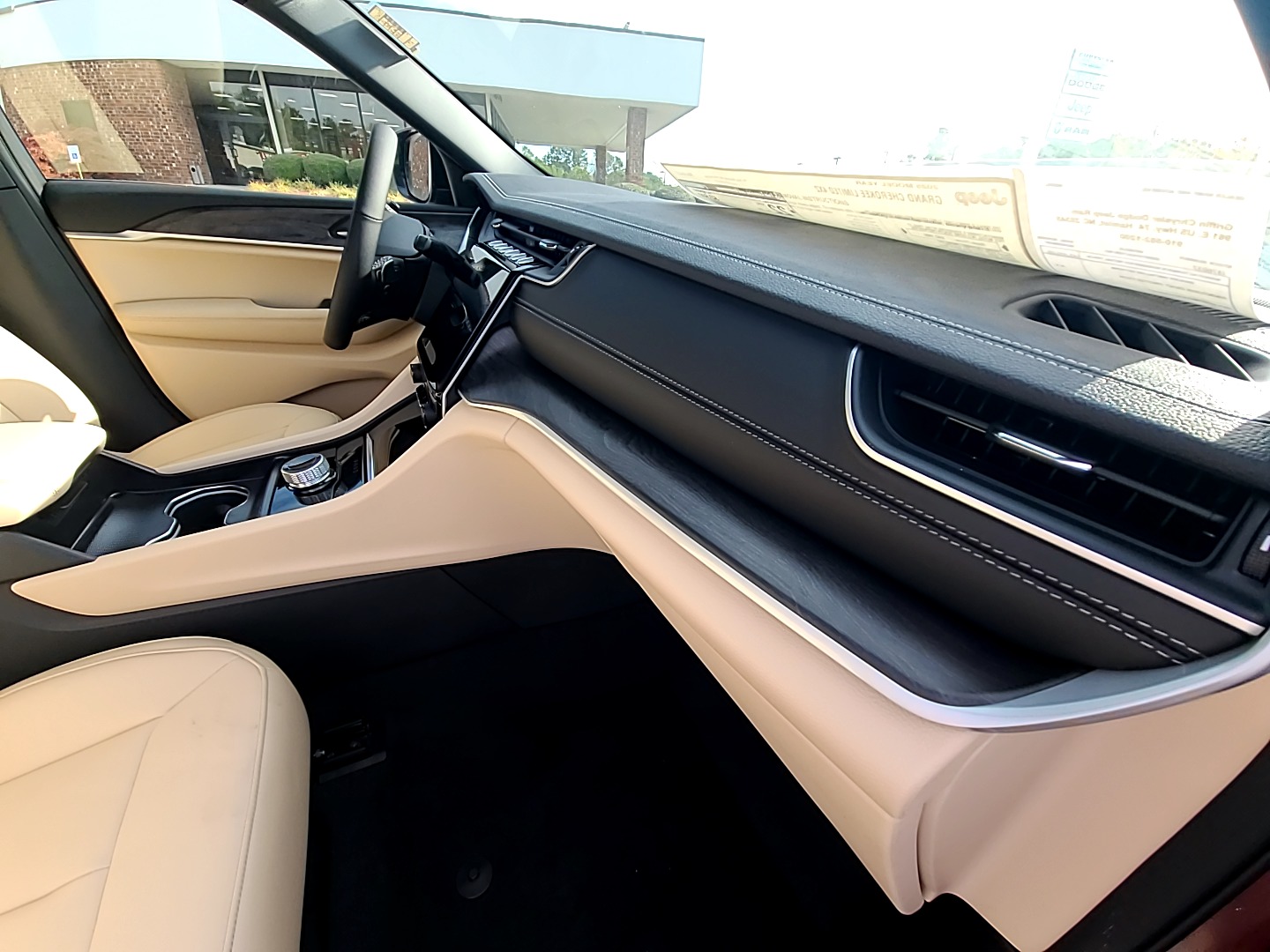 2025 Jeep Grand Cherokee LIMITED 4X2 - 10