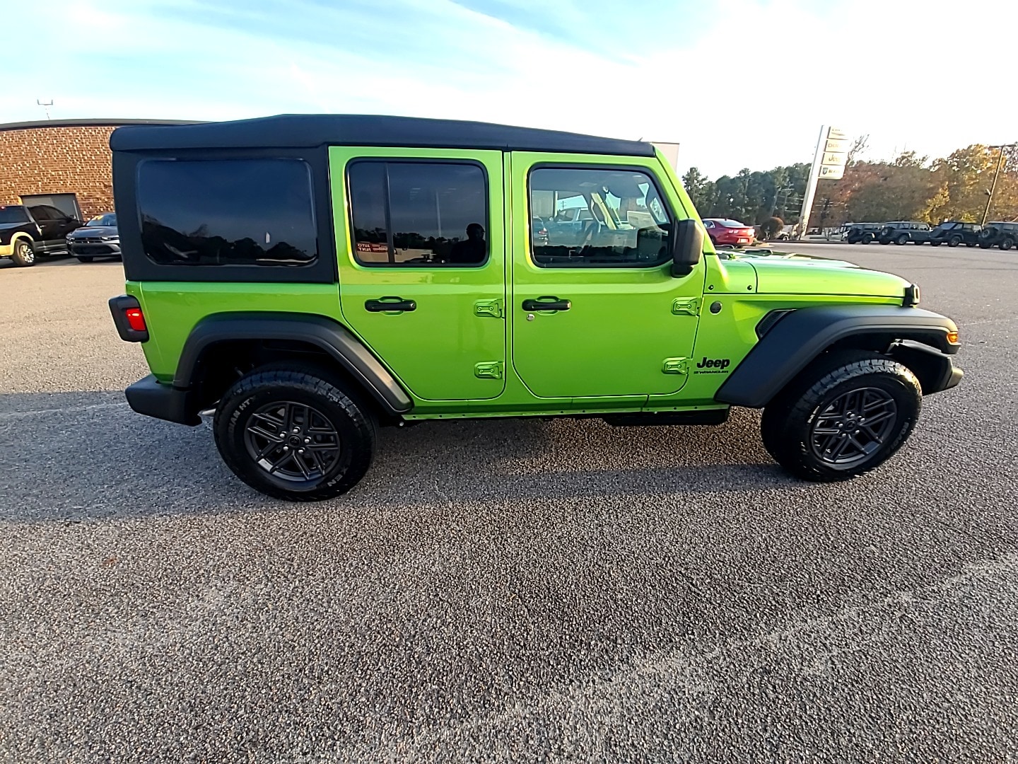 2026 Jeep Wrangler 4-DOOR SPORT S - 4