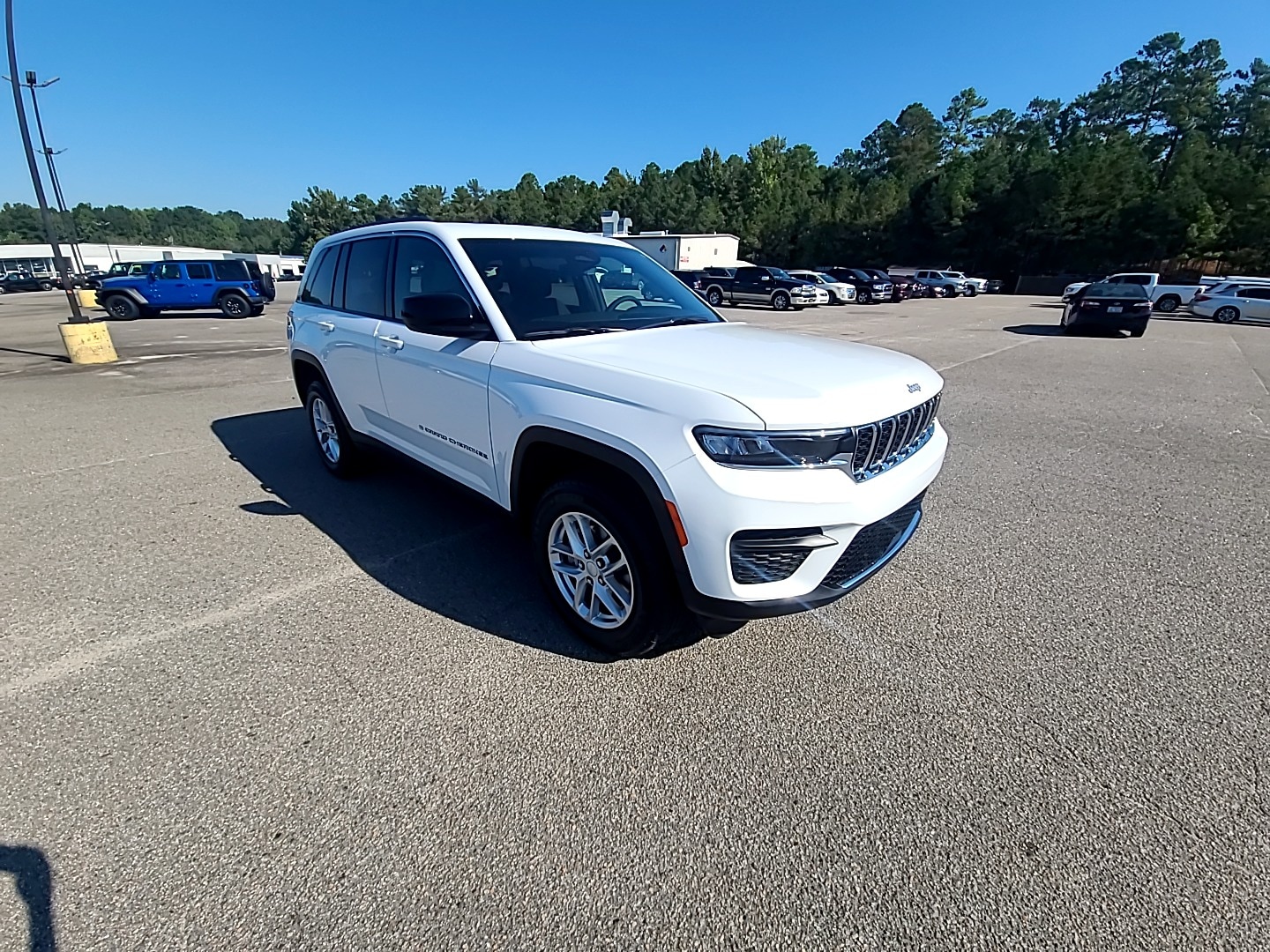 2025 Jeep Grand Cherokee LAREDO X 4X2 - 1