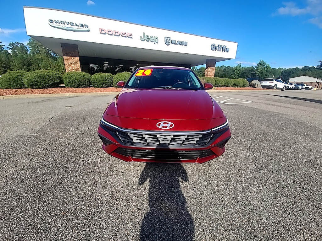 Used 2024 Hyundai Elantra SEL Car