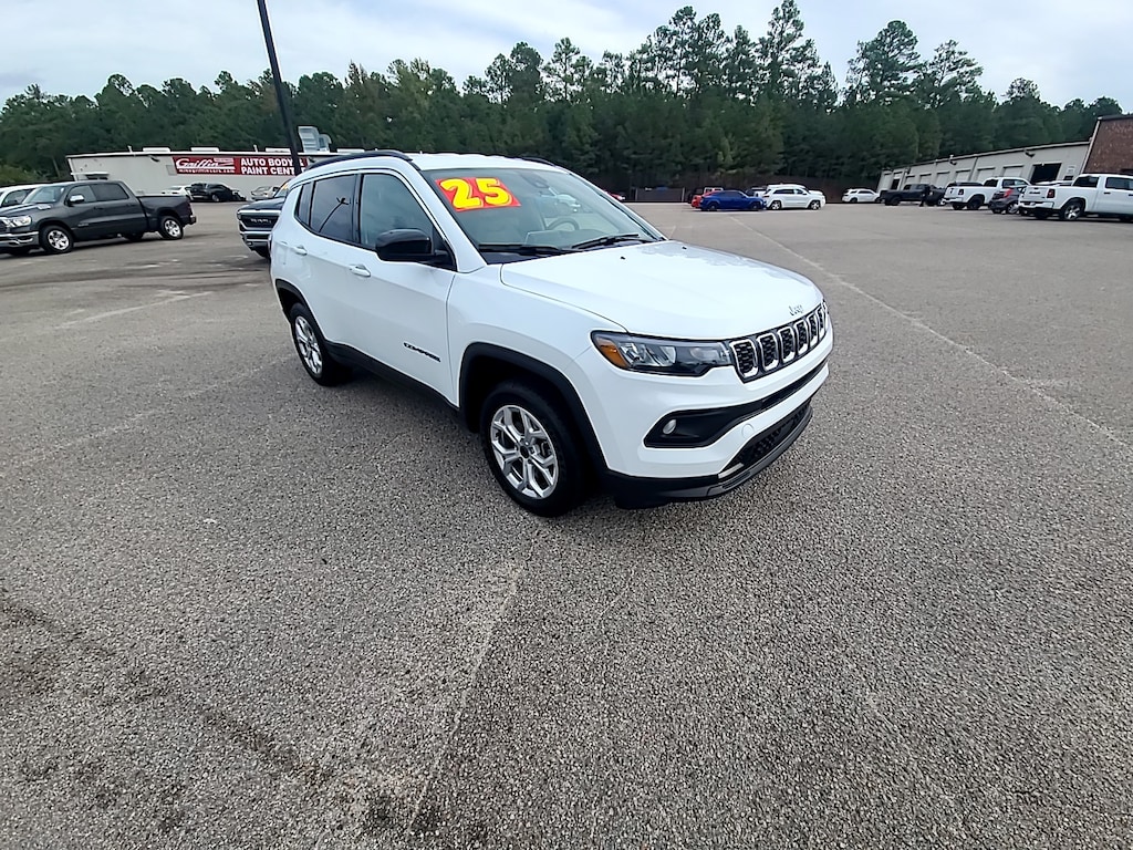 Used 2025 Jeep Compass Latitude Sport Utility