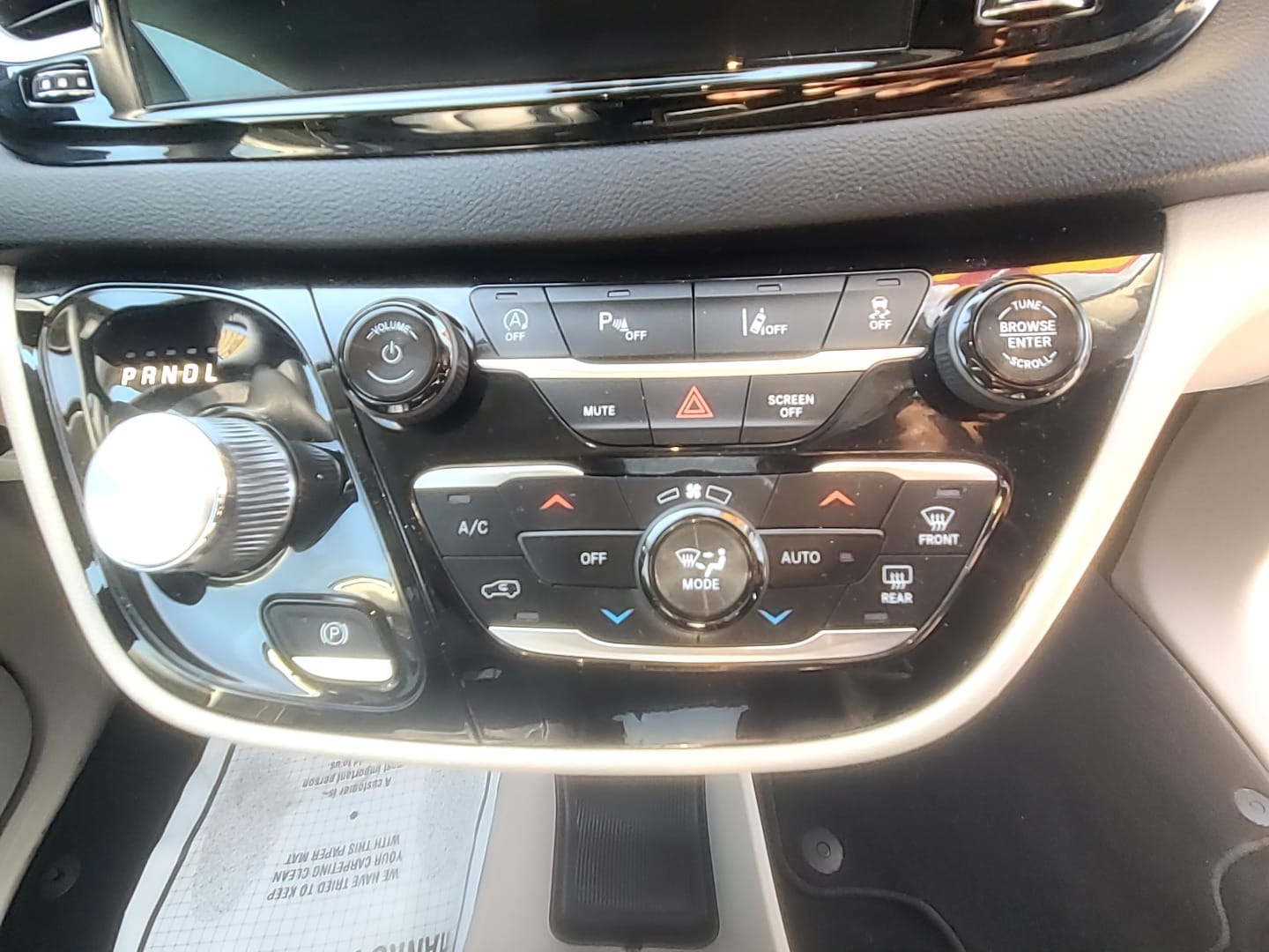 2024 Chrysler Pacifica Touring L - 10