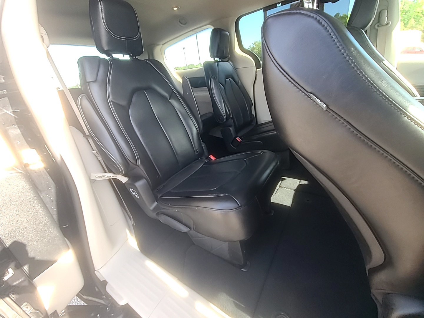 2023 Chrysler Pacifica Touring L Brilliant Black Crystal Pearlcoat at Griffin CDJR