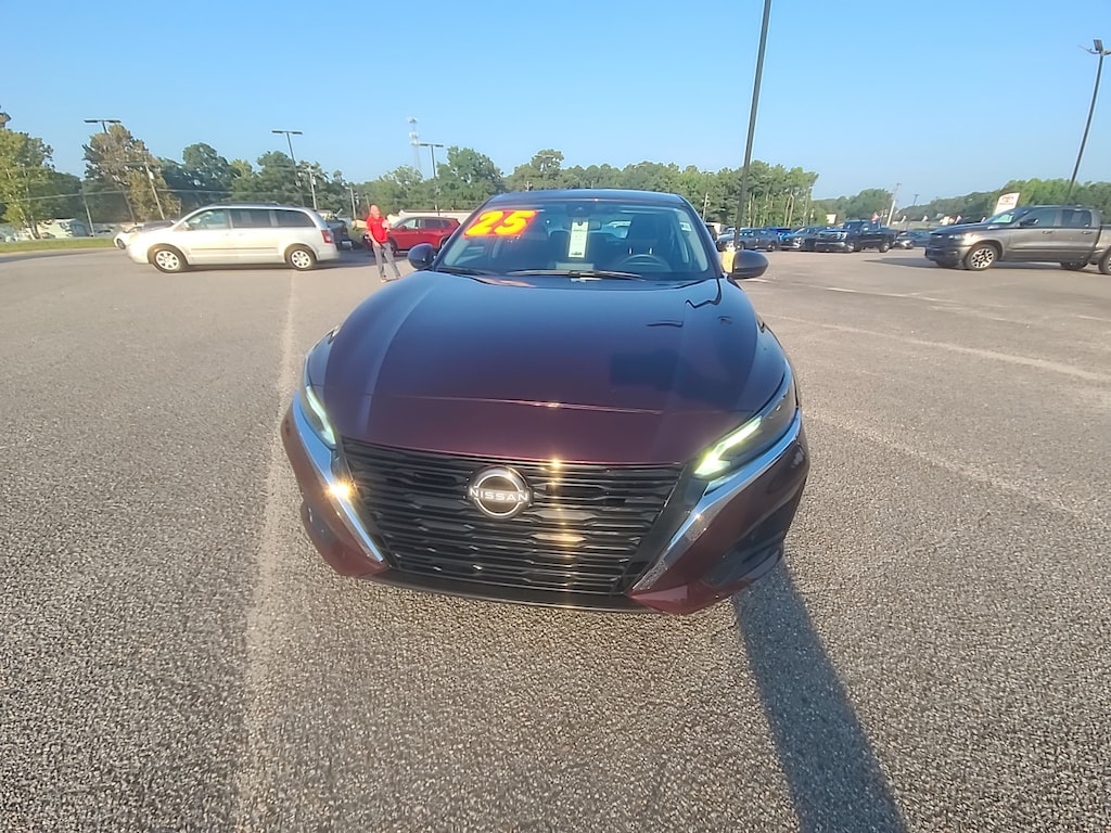 Used 2025 Nissan Altima SV Car