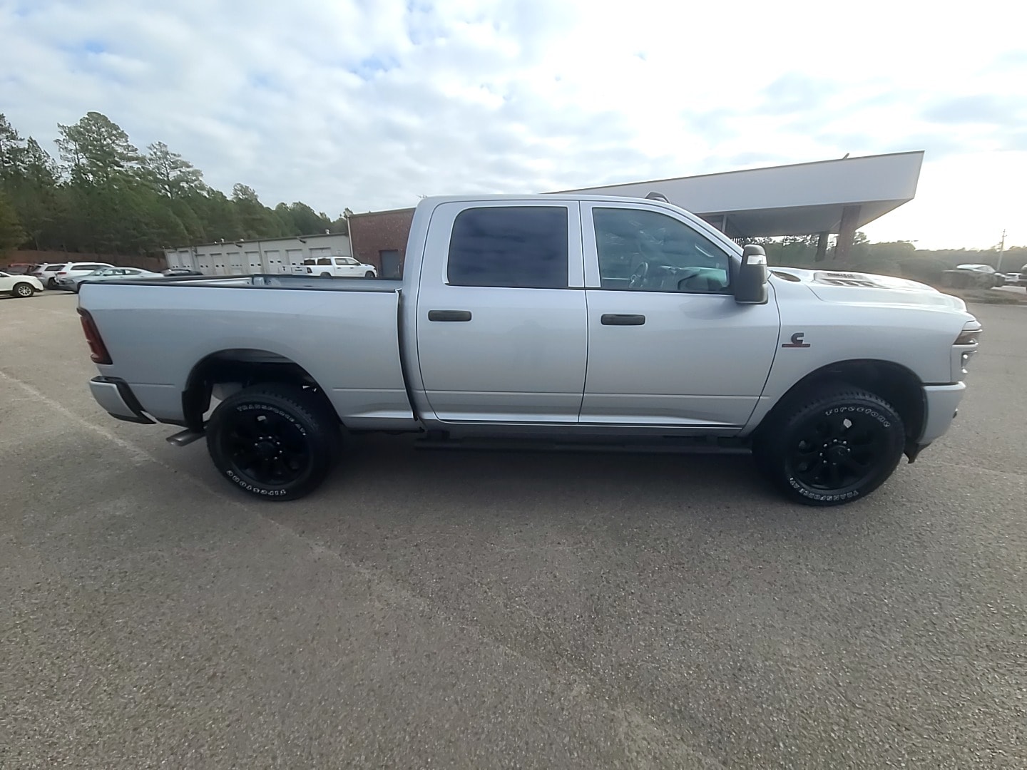 2026 Ram 2500 BLACK EXPRESS CREW CAB 4X4 6'4 BOX - 5