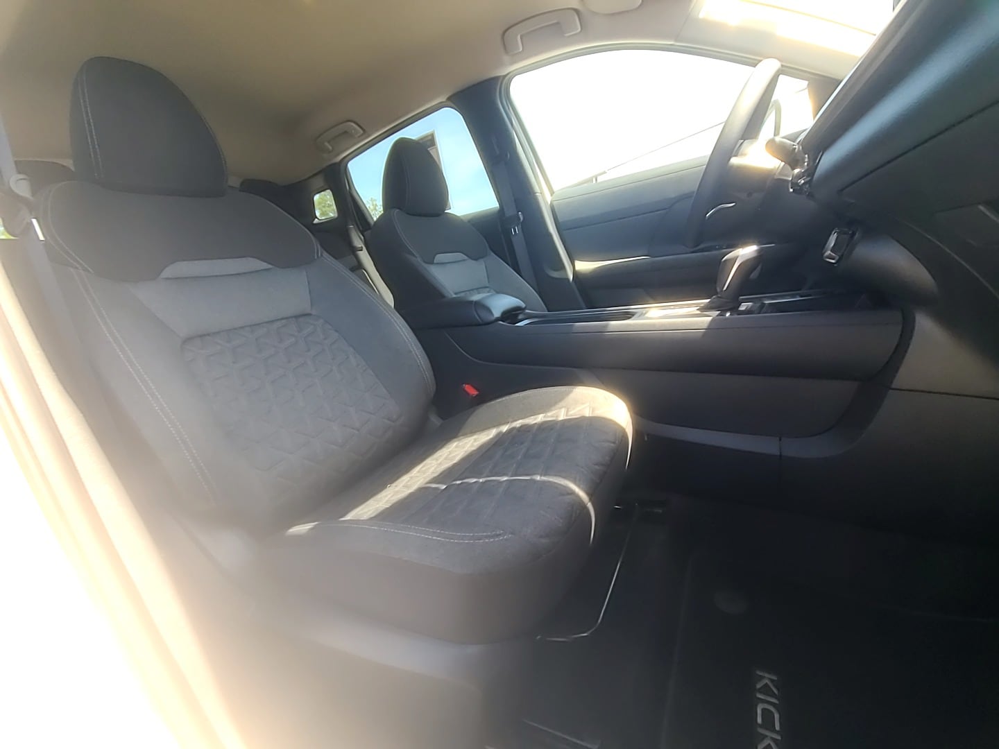 2025 Nissan Kicks SV - 7