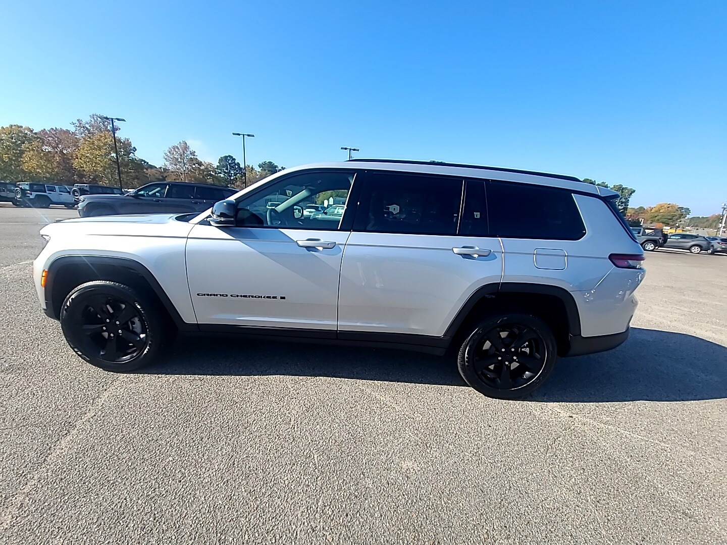2025 Jeep Grand Cherokee L ALTITUDE X 4X2 Silver Zynith at Griffin CDJR