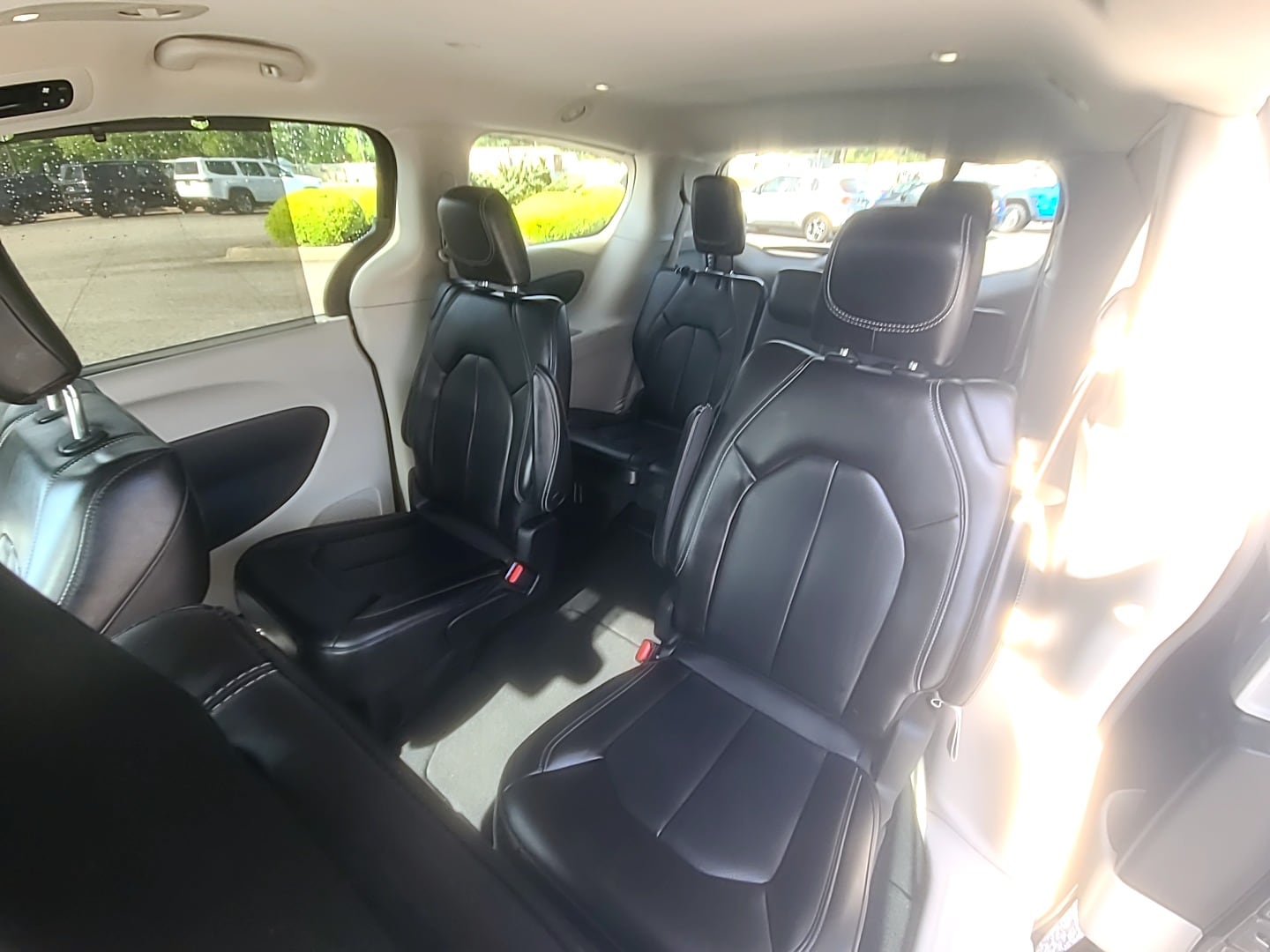 2023 Chrysler Pacifica Touring L Brilliant Black Crystal Pearlcoat at Griffin CDJR