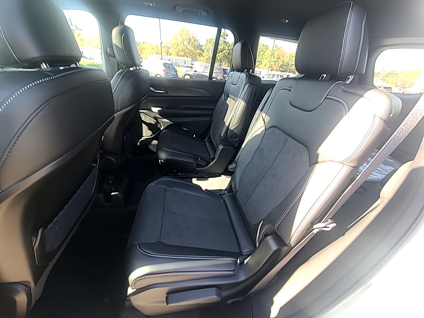 2025 Jeep Grand Cherokee L ALTITUDE X 4X2 Silver Zynith at Griffin CDJR