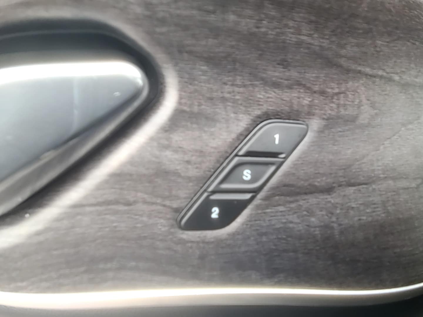 2024 Jeep Grand Cherokee L Limited Baltic Gray Metallic Clearcoat at Low Country Motors
