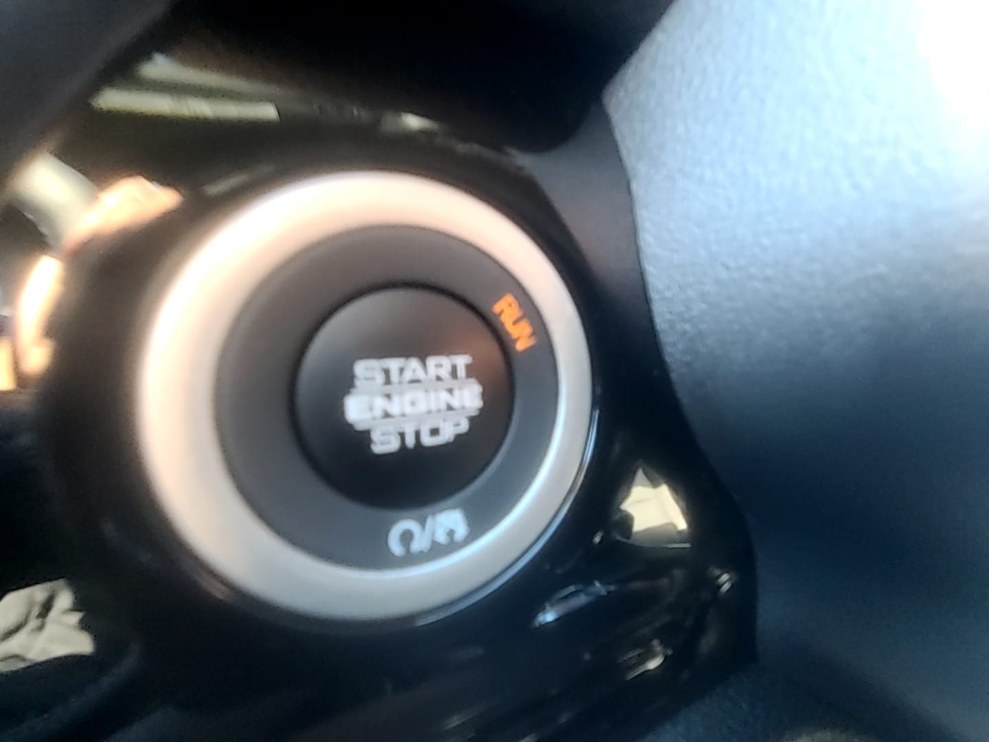 2026 Ram 1500 LARAMIE CREW CAB 4X4 5'7 BOX Ivory White Tri-Coat Pearlcoat at Griffin CDJR