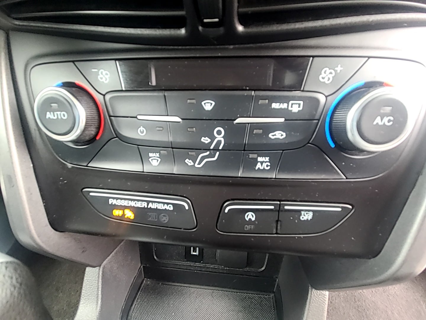 2017 Ford Escape SE - 7