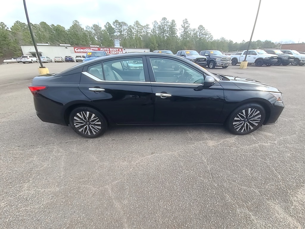 Used 2025 Nissan Altima SV Car