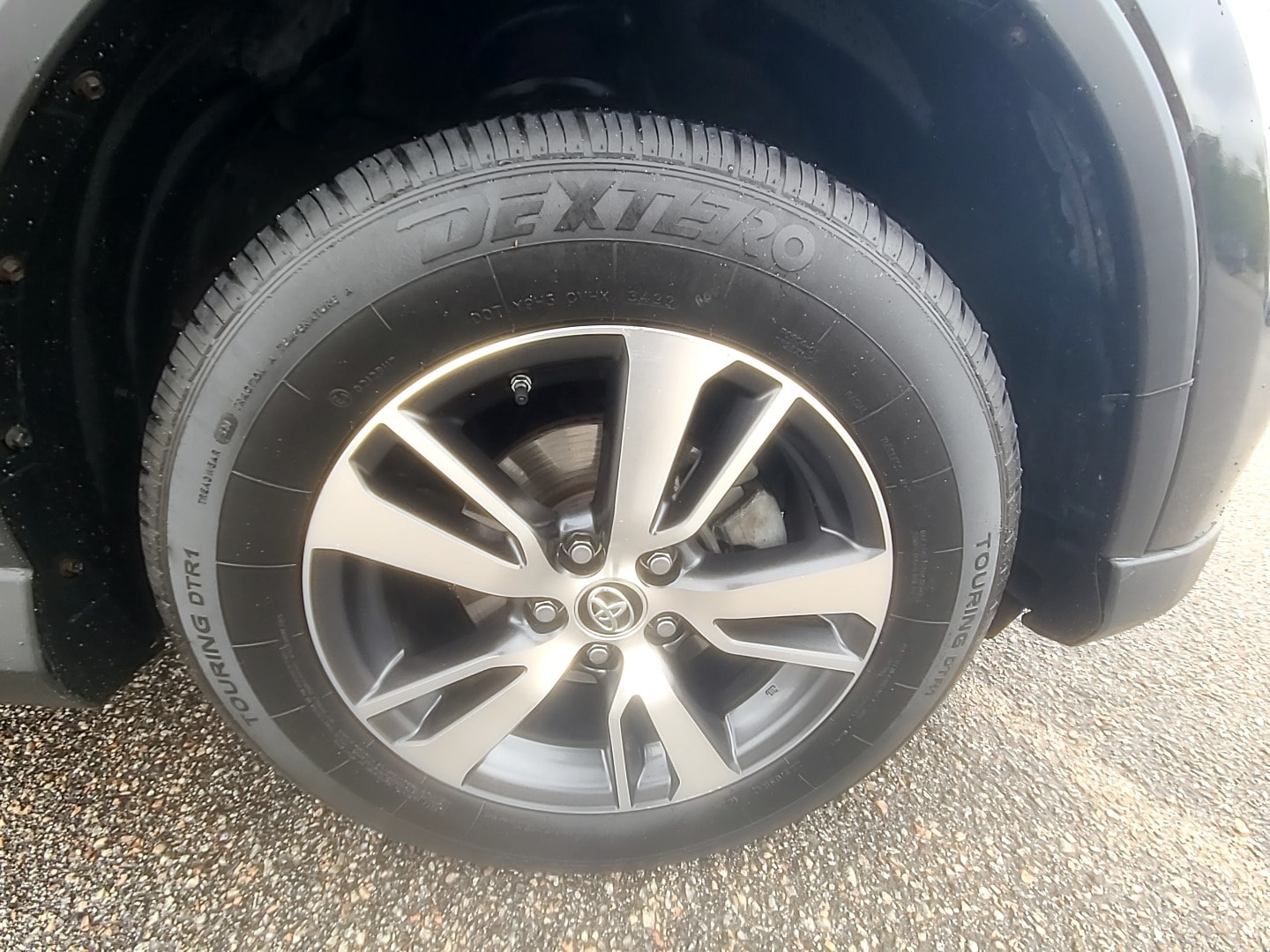 Used 2018 Toyota RAV4 XLE with VIN 2T3WFREV8JW477080 for sale in Hamlet, NC