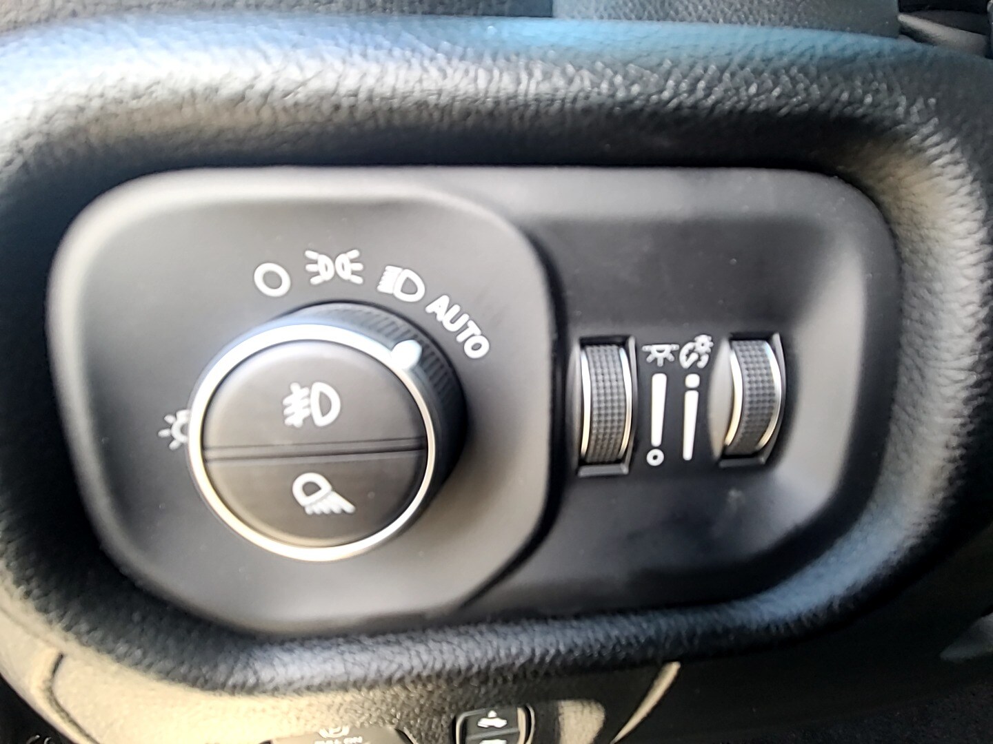 2026 Ram 1500 BIG HORN CREW CAB 4X4 5'7 BOX Granite Crystal at Griffin CDJR