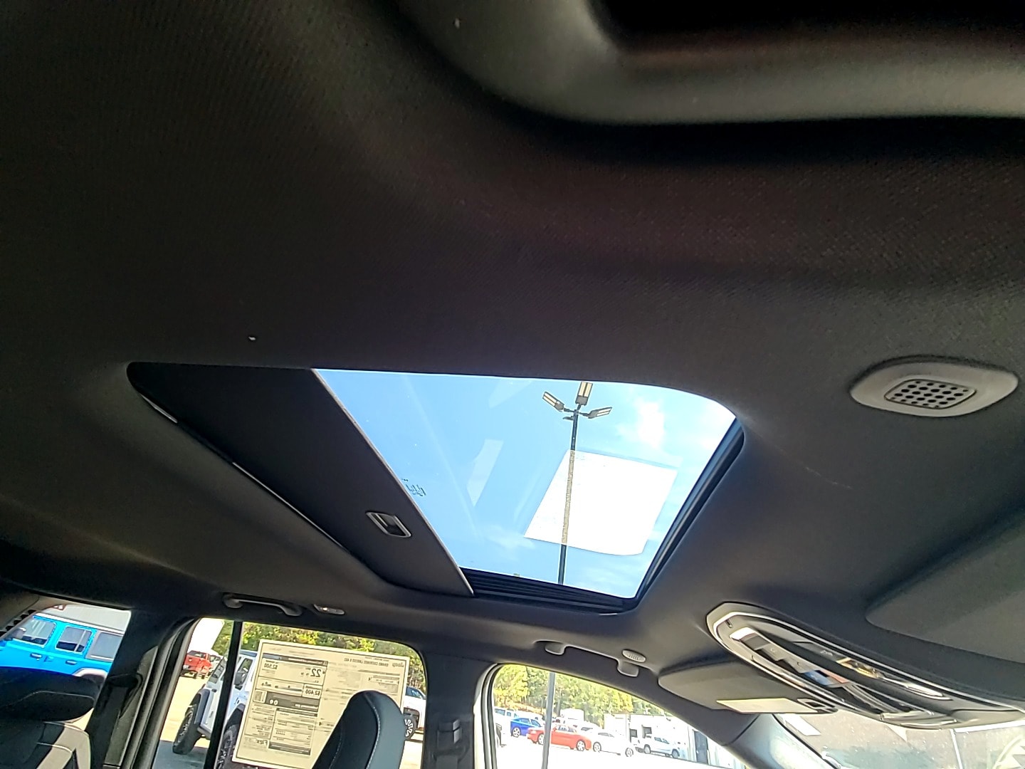 2025 Jeep Grand Cherokee LAREDO X 4X2 - 7