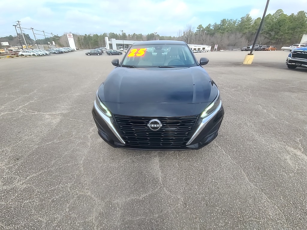 Used 2025 Nissan Altima SV Car