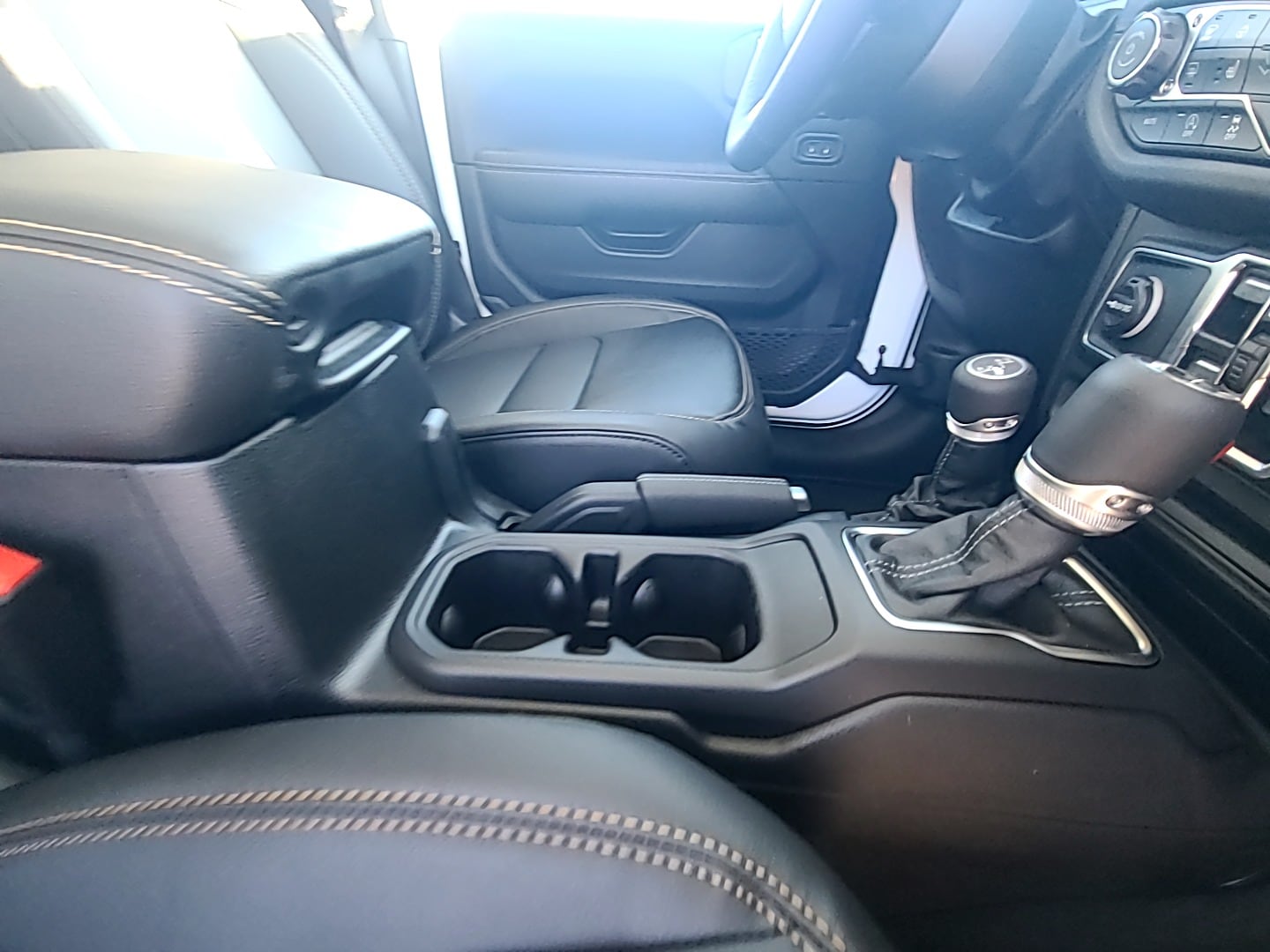 2026 Jeep Wrangler 4-DOOR SAHARA - 8