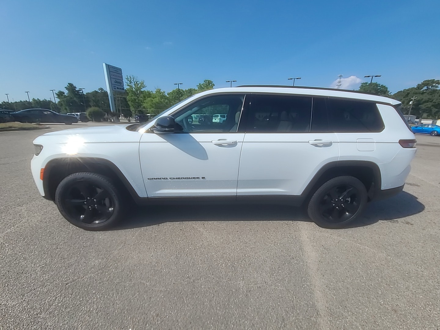 2026 Jeep Grand Cherokee L LIMITED 4X2 Bright White at Griffin CDJR