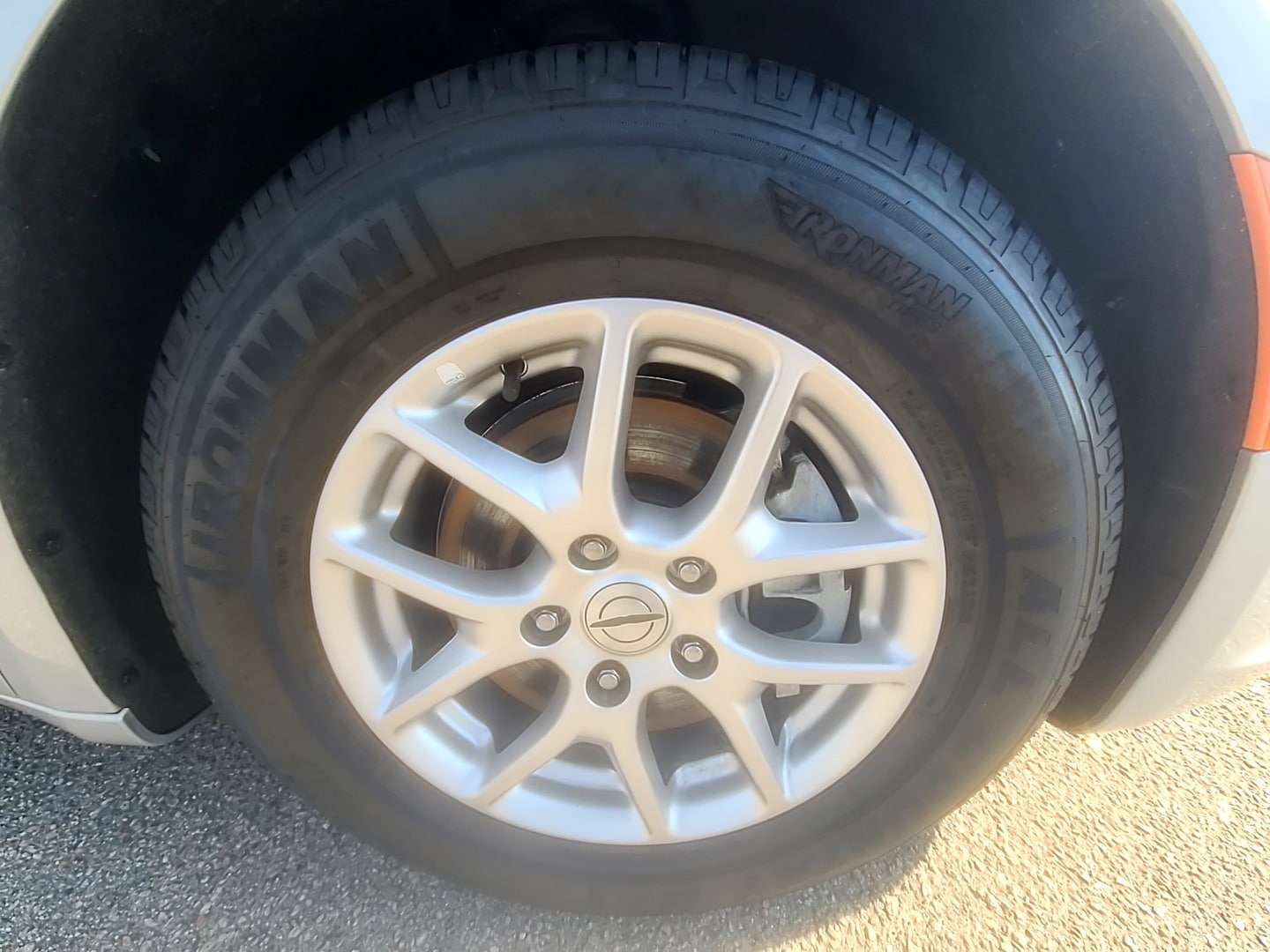 2024 Chrysler Pacifica Touring L - 3