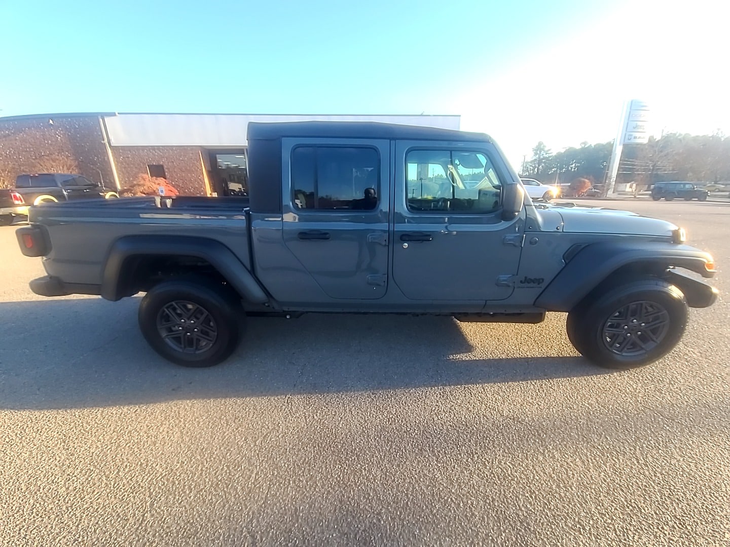 2026 Jeep Gladiator SPORT S 4X4 anvil clearcoat at Griffin CDJR