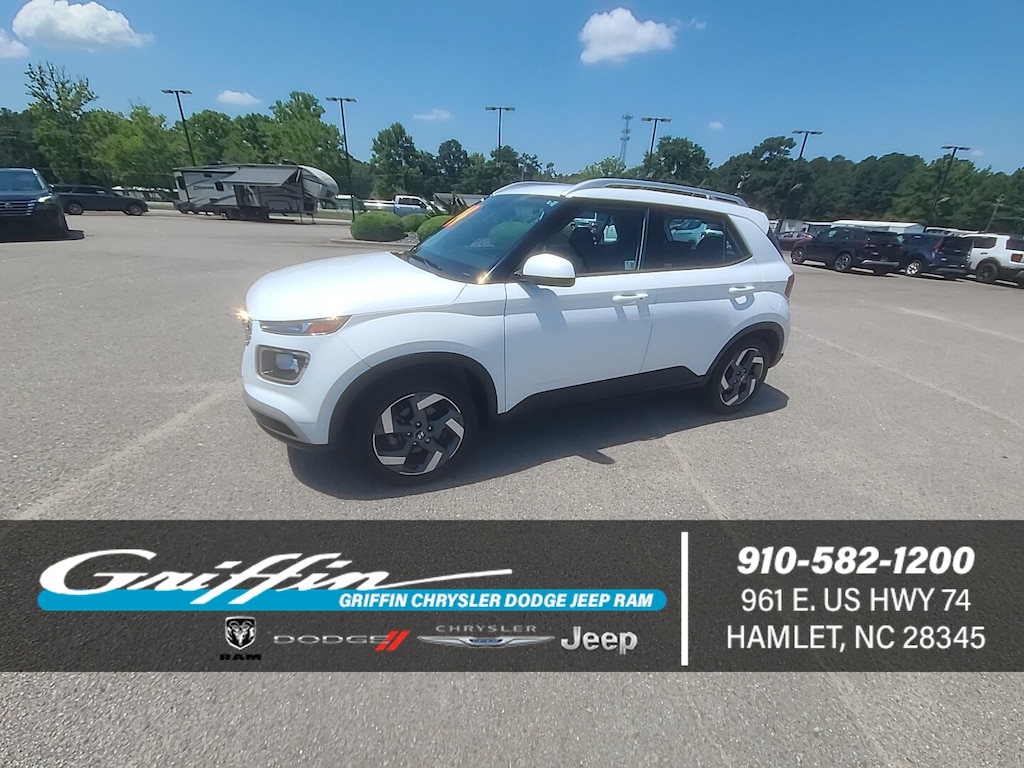Used 2024 Hyundai Venue SEL Sport Utility