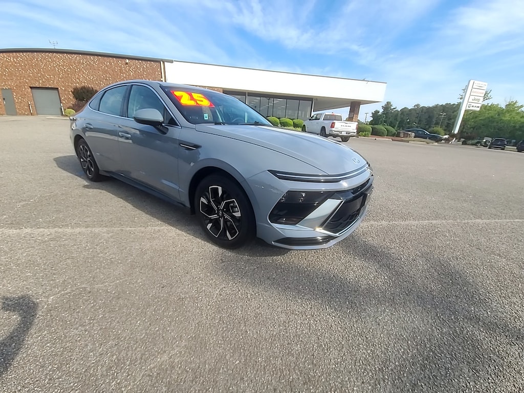 Used 2025 Hyundai Sonata SEL Car