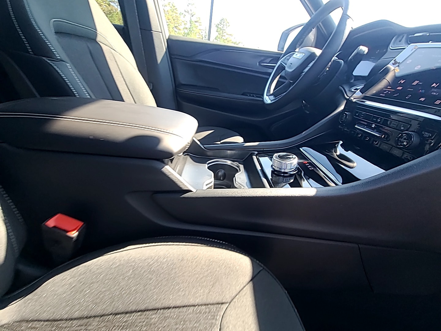 2025 Jeep Grand Cherokee LAREDO X 4X2 - 8