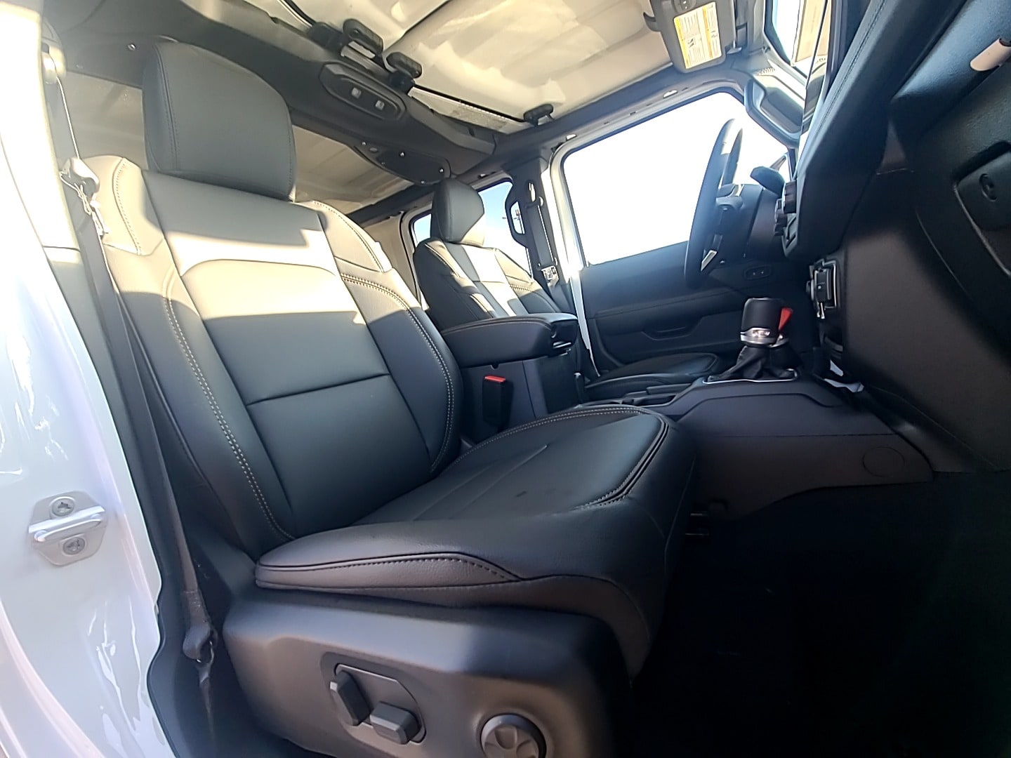 2026 Jeep Wrangler 4-DOOR SAHARA - 6