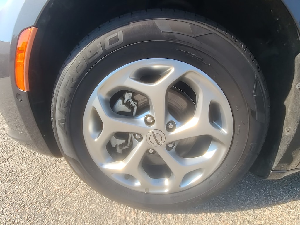 Used 2022 Chrysler Pacifica Limited Mini-van Passenger