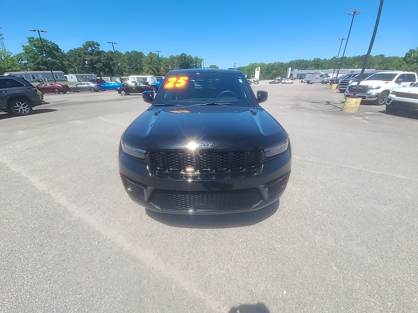 2025 Jeep Grand Cherokee Altitude Diamond Black Crystal Pearlcoat at Griffin CDJR