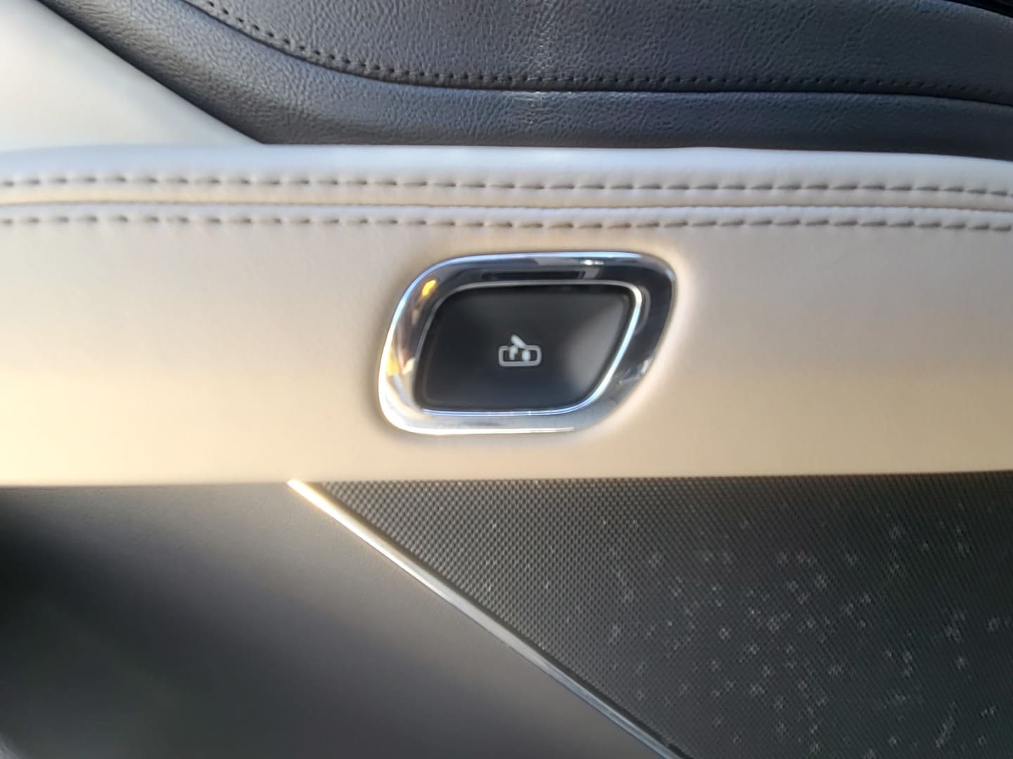 2020 Lincoln Aviator Reserve Blue at Griffin Nissan