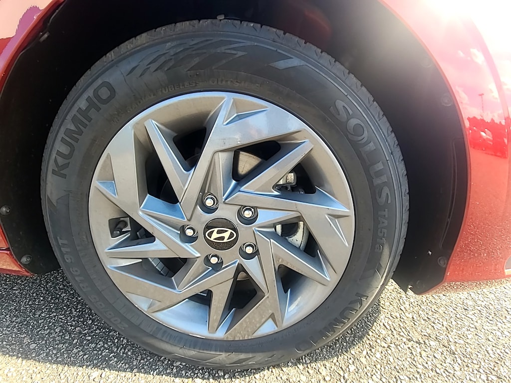 Used 2024 Hyundai Elantra SEL Car