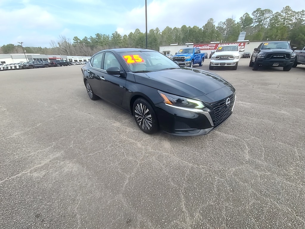 Used 2025 Nissan Altima SV Car