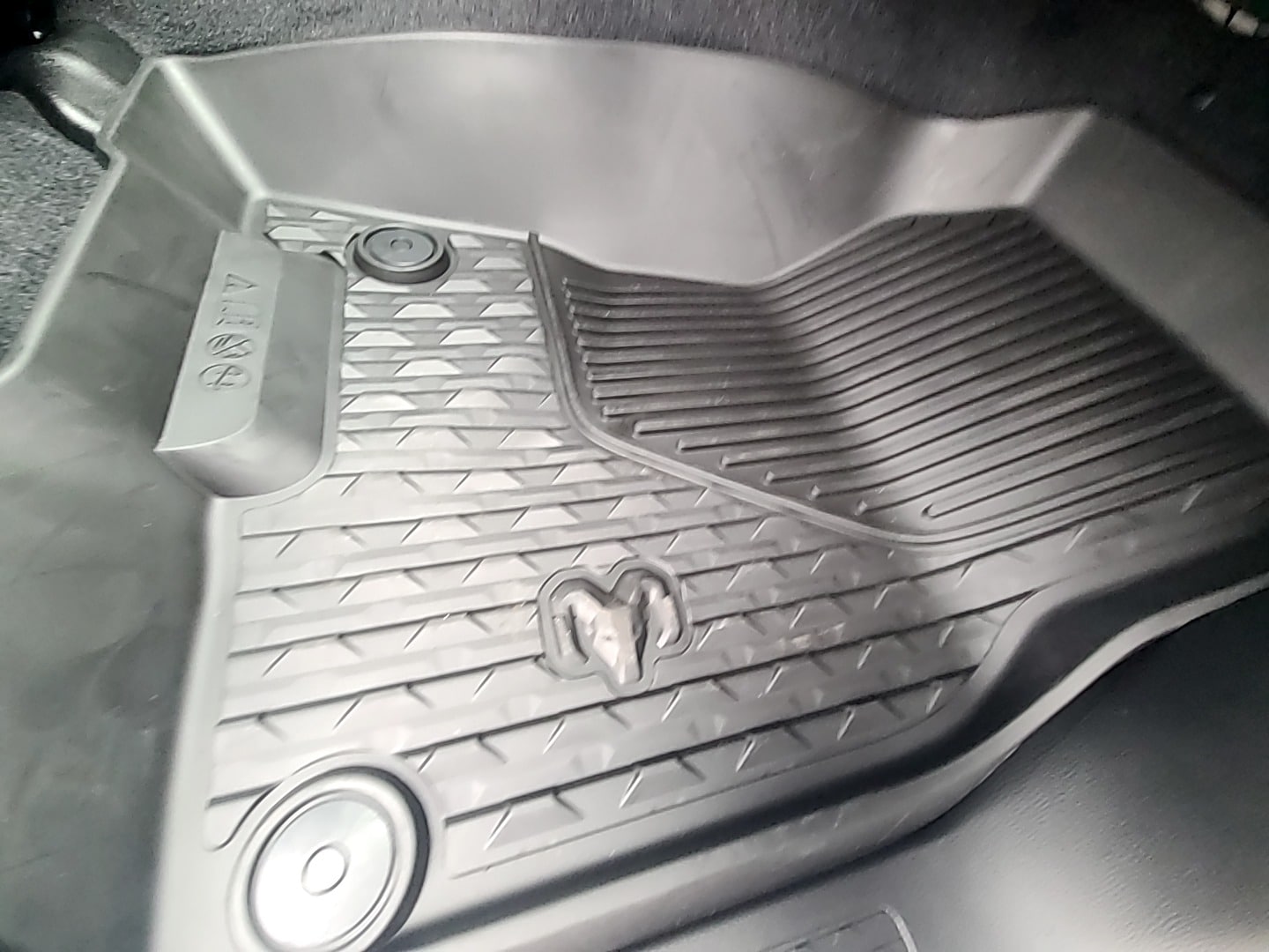 2026 Ram 1500 LARAMIE CREW CAB 4X4 5'7 BOX - 8