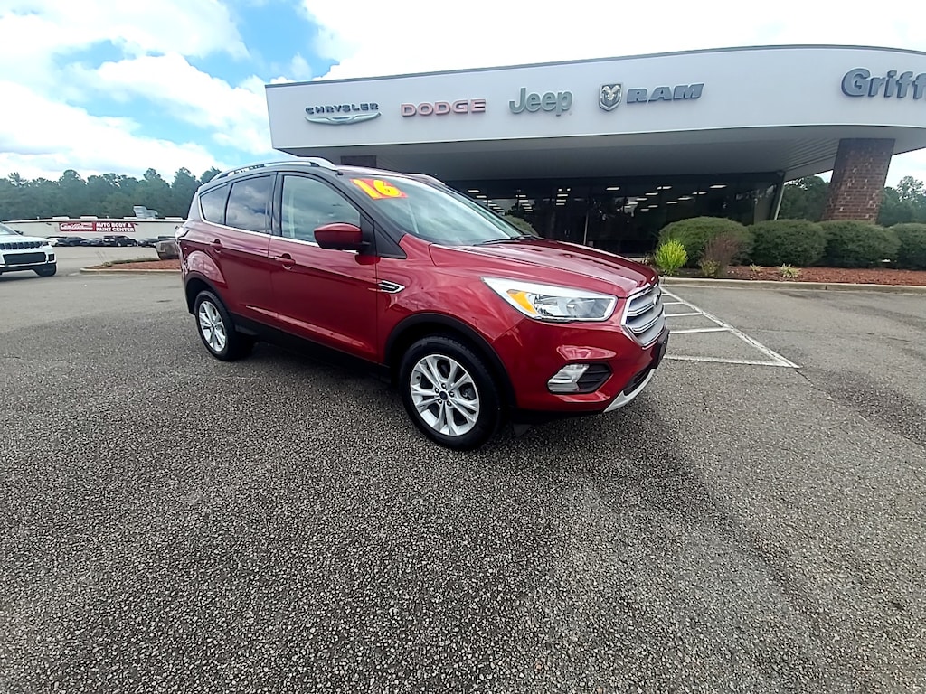 Used 2017 Ford Escape SE Sport Utility
