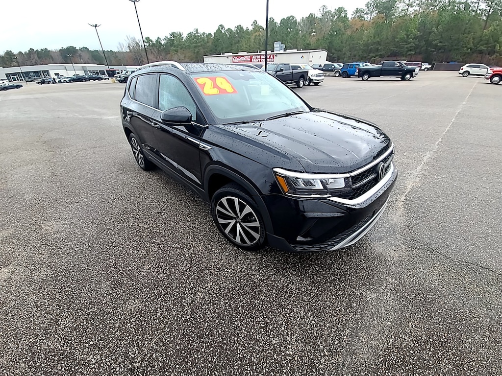 Used 2024 Volkswagen Taos SE Sport Utility