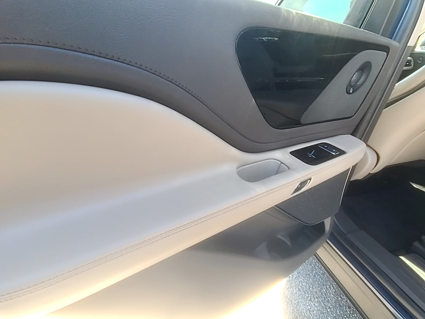2020 Lincoln Aviator Reserve Blue at Griffin Nissan