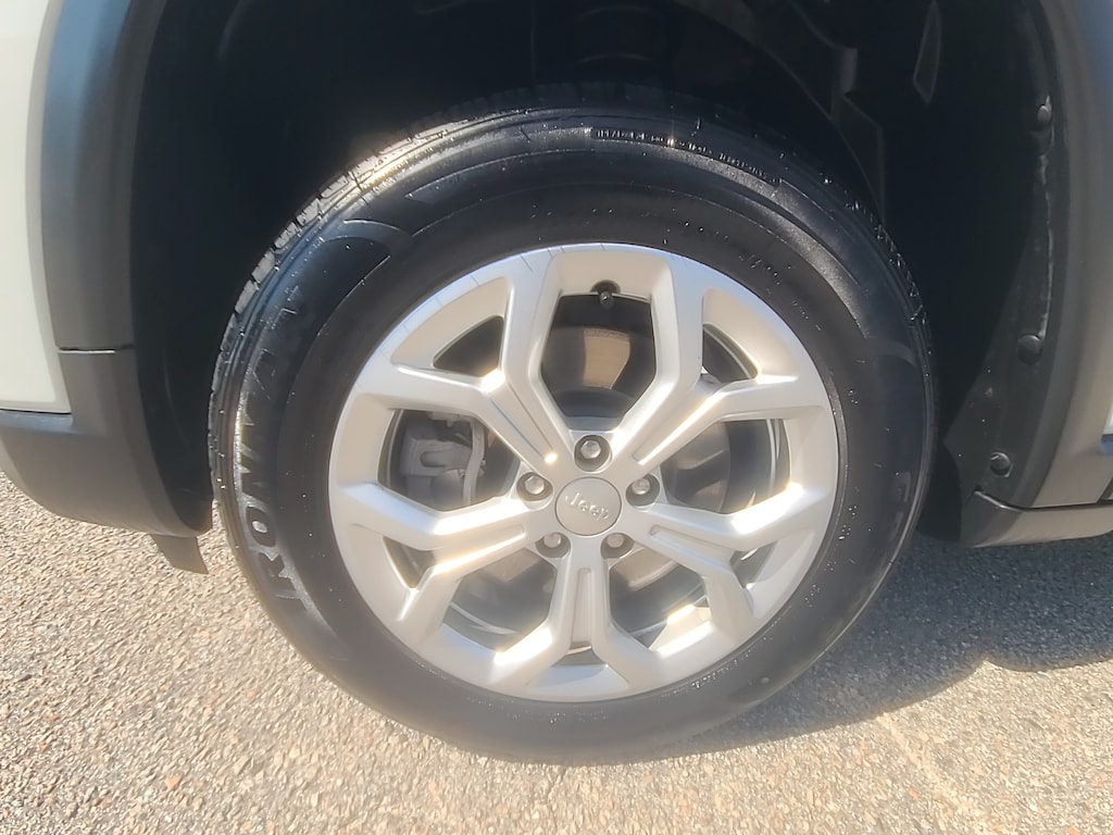 Used 2024 Jeep Compass Latitude Sport Utility