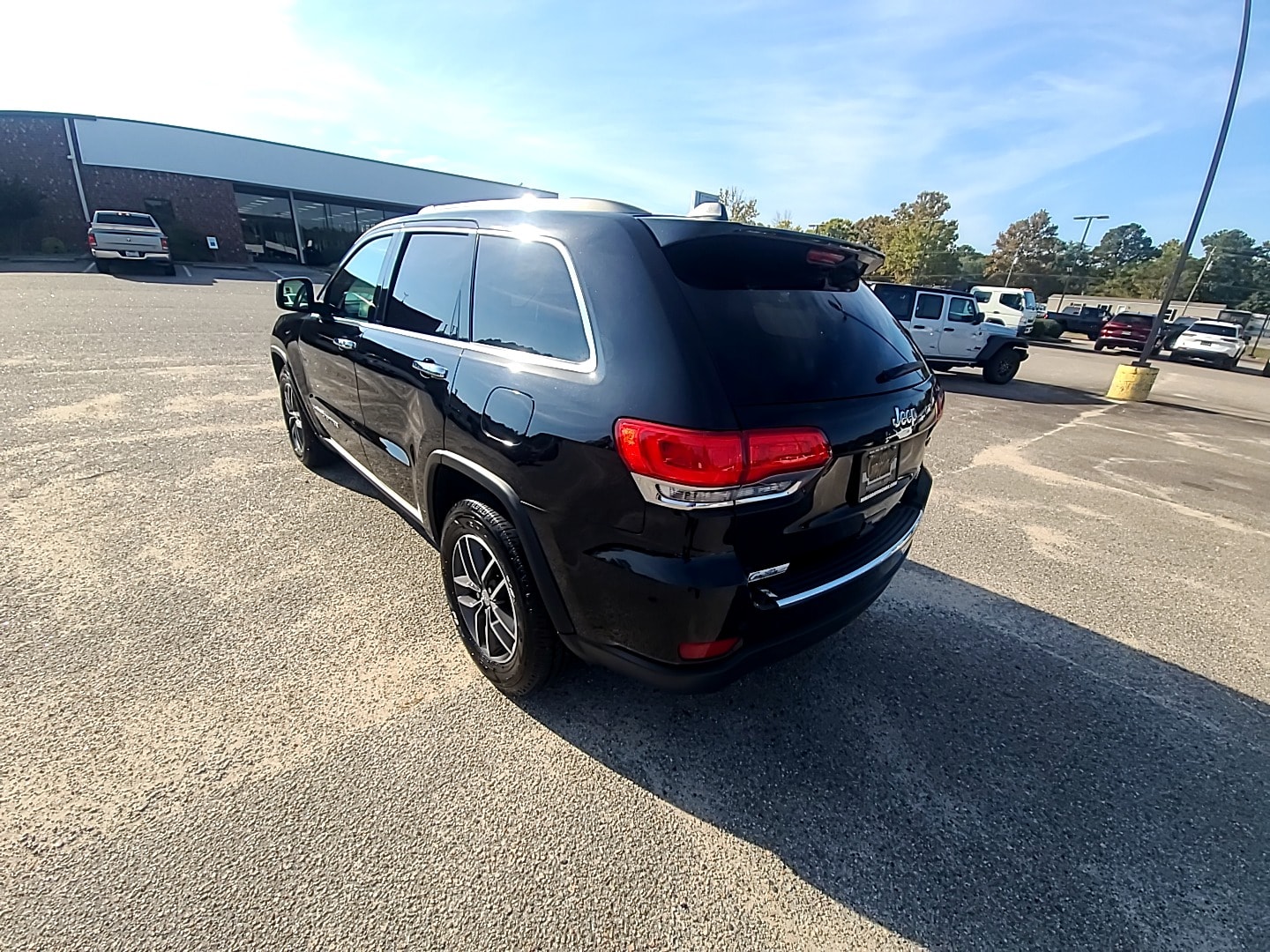 2018 Jeep Grand Cherokee Limited Diamond Black Crystal Pearlcoat at Payless Car Sales