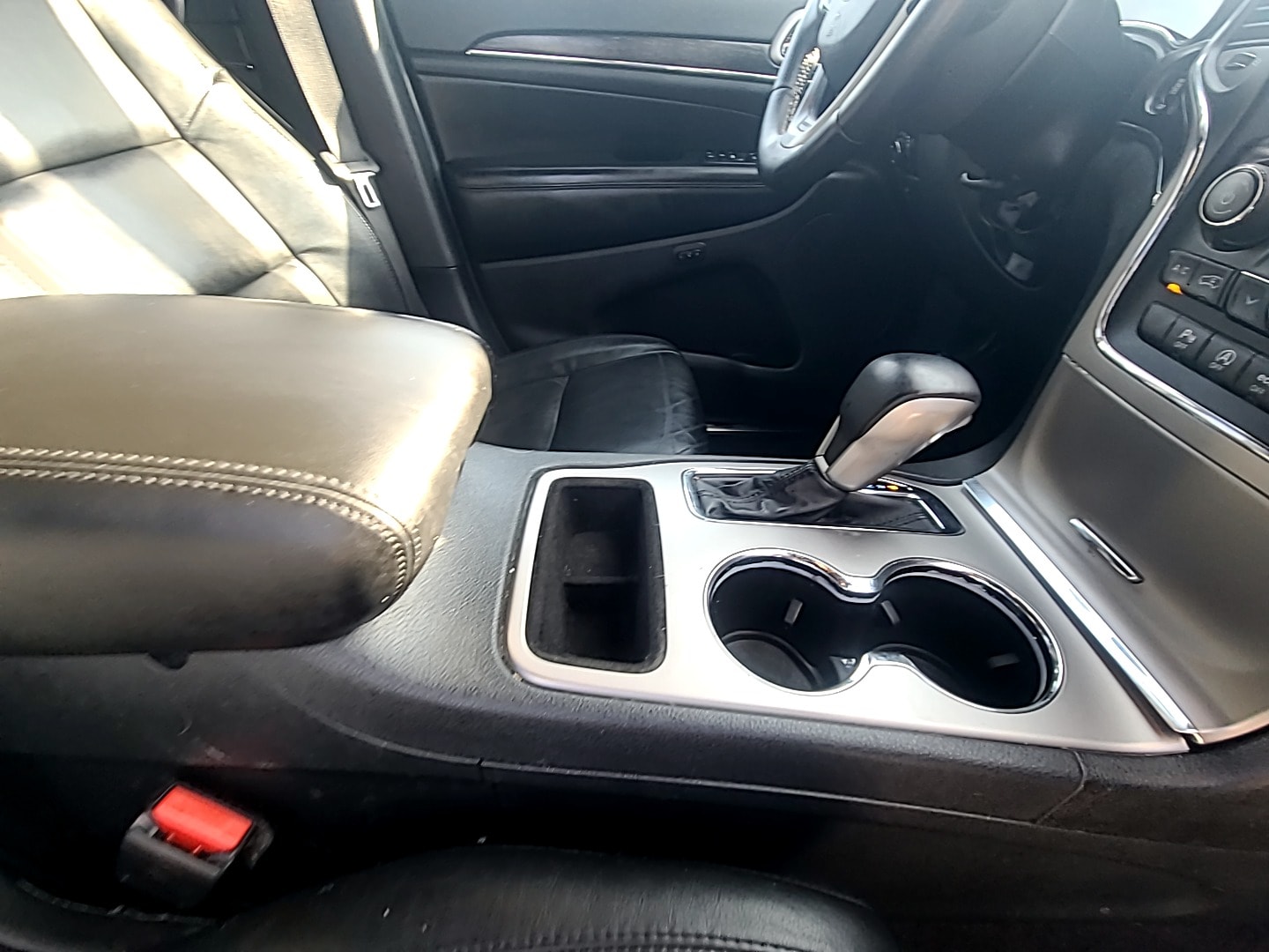 2018 Jeep Grand Cherokee Limited Diamond Black Crystal Pearlcoat at Payless Car Sales