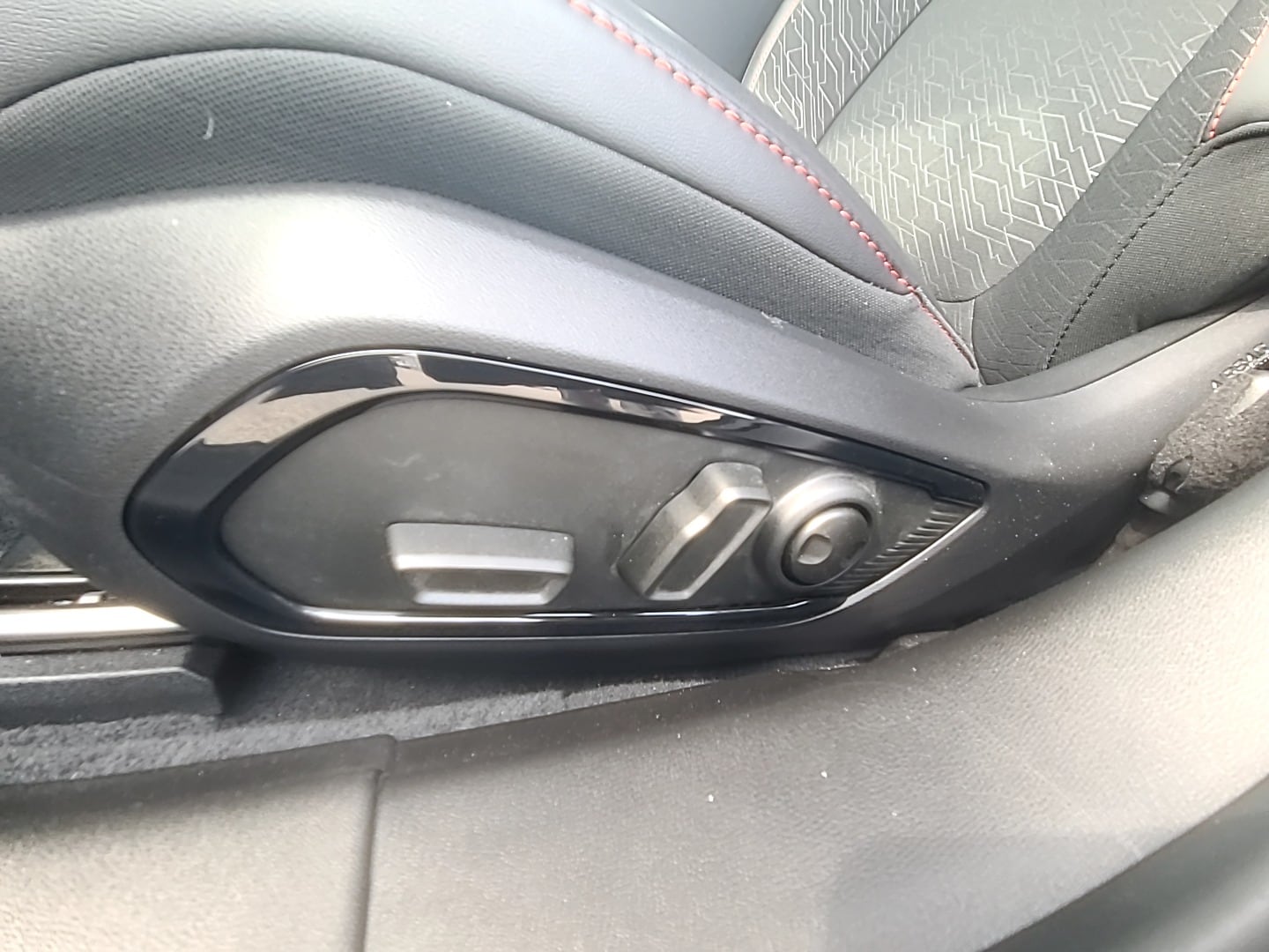 2026 Dodge Charger R/T 4-DOOR AWD After Dark at Griffin CDJR