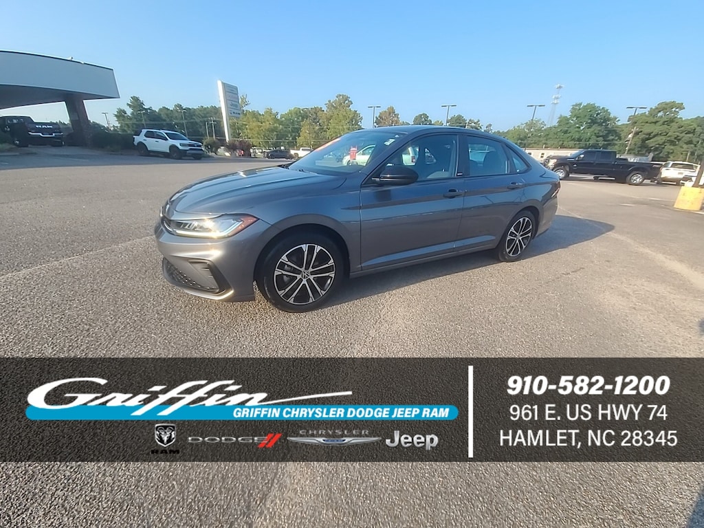Used 2025 Volkswagen Jetta Sport Car
