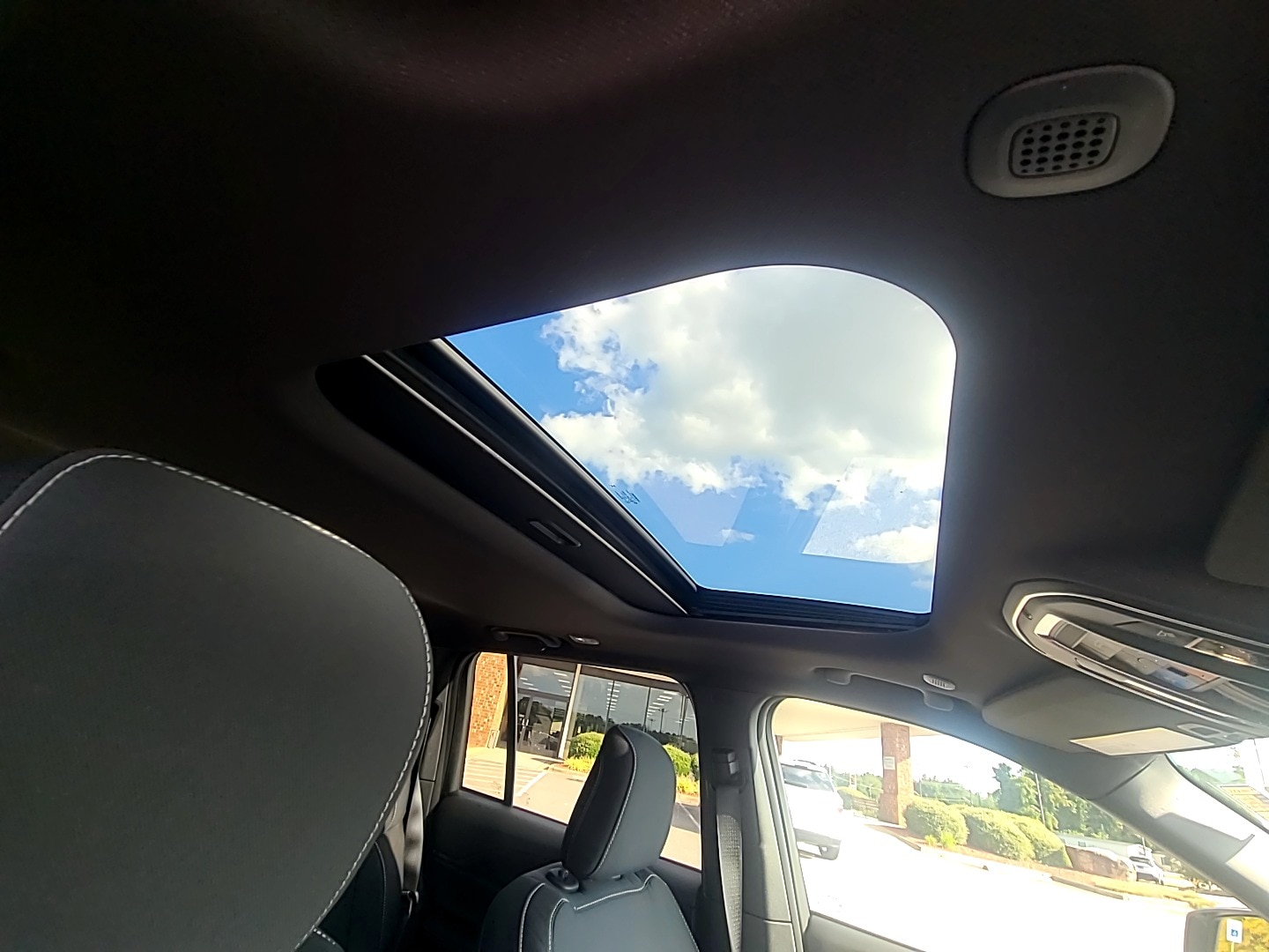 2025 Jeep Grand Cherokee LAREDO X 4X4 - 7